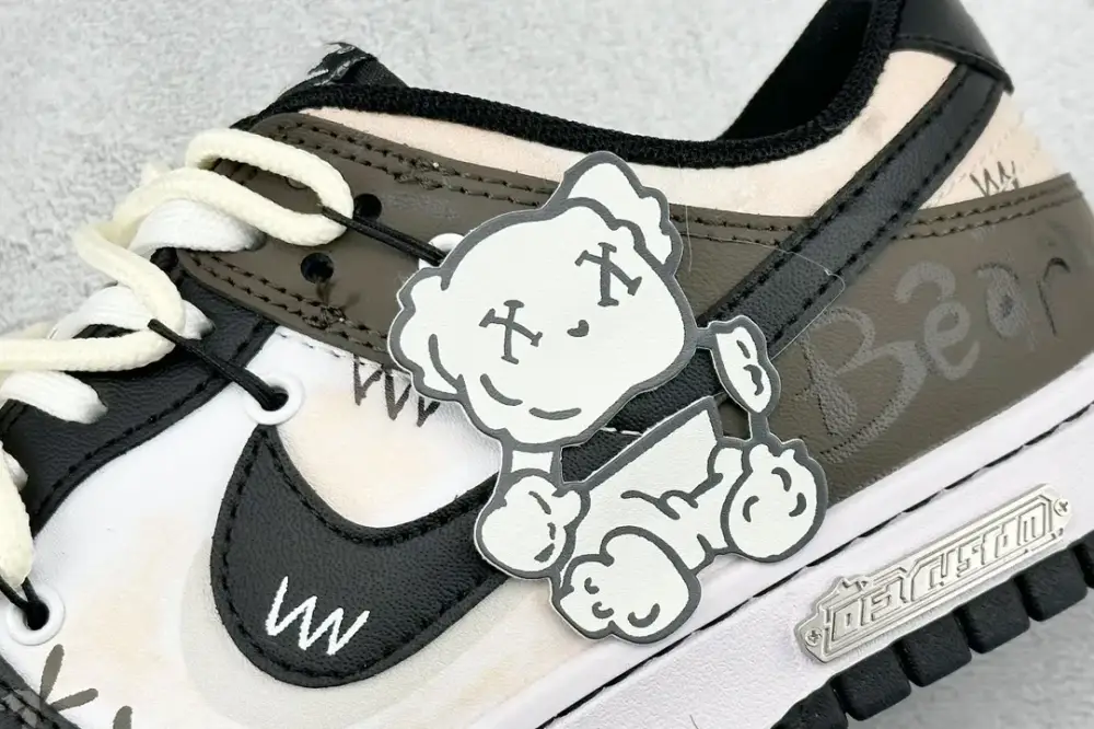 Bright Nike SB Dunk Low Bearbrick Black White Nike – Collection 1558 