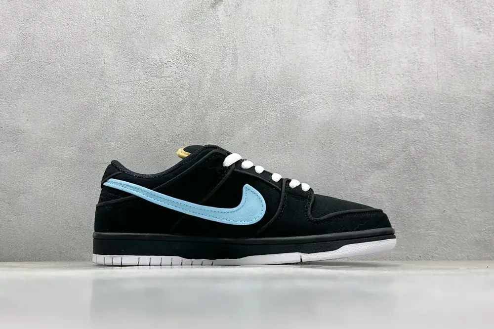 Nike SB Dunk Low Black Red Blue Canvas – Nikes & WrinkleFree 1569 