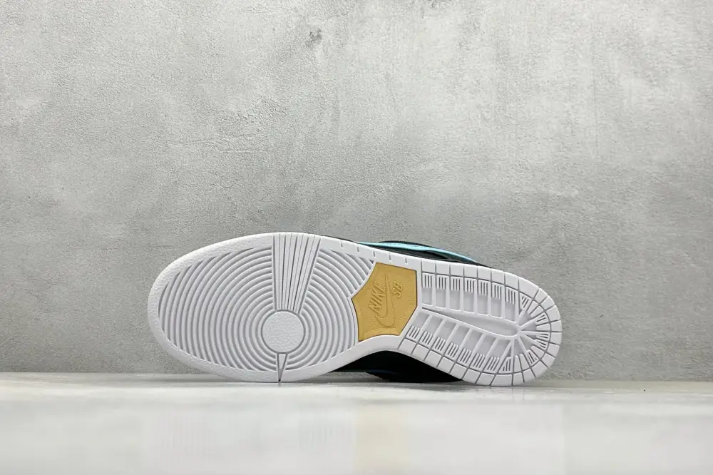 Nike SB Dunk Low Black Red Blue Canvas – Nikes & WrinkleFree 1569 