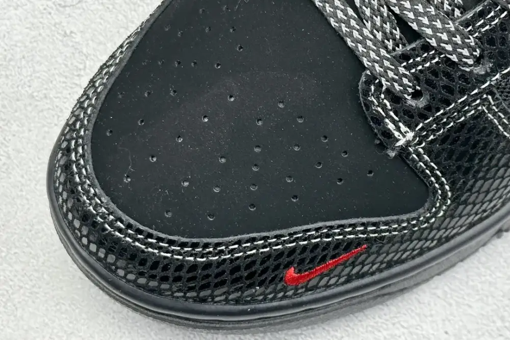 Nike SB Dunk Low Black Snake Anniversary – Nikes Refined 1660 