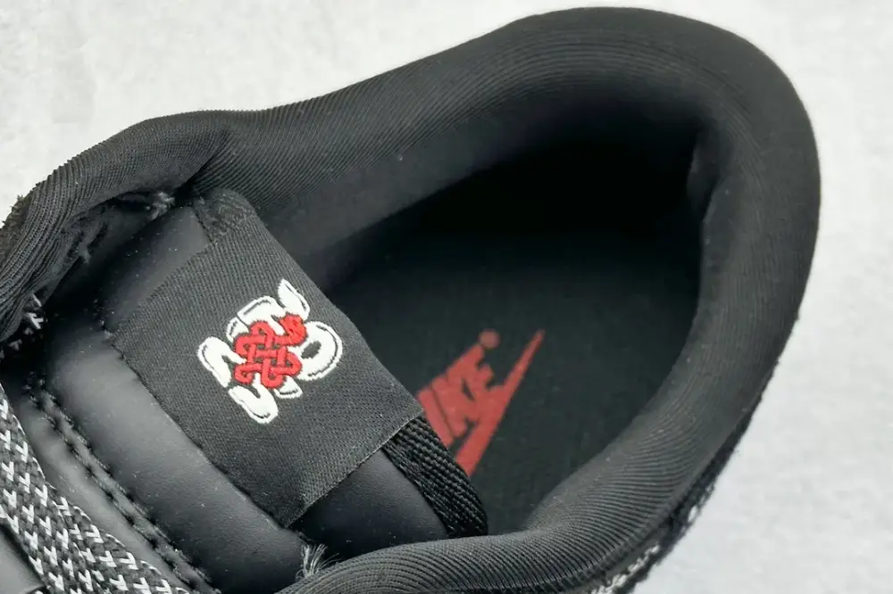 Nike SB Dunk Low Black Snake Anniversary – Nikes Refined 1660 