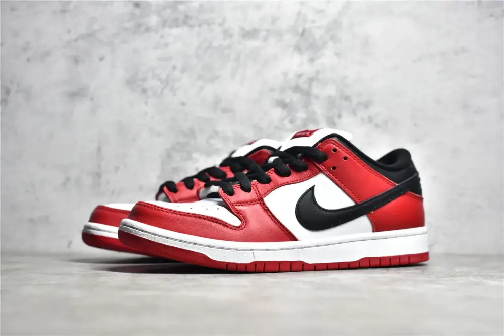 Nike SB Dunk Low Chicago Black White Red – Nikes & Collection Sporty 1603 