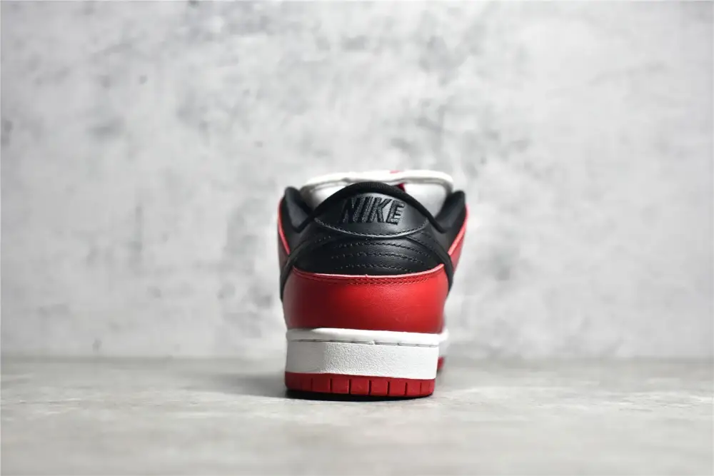 Nike SB Dunk Low Chicago Black White Red – Nikes & Collection Sporty 1603 