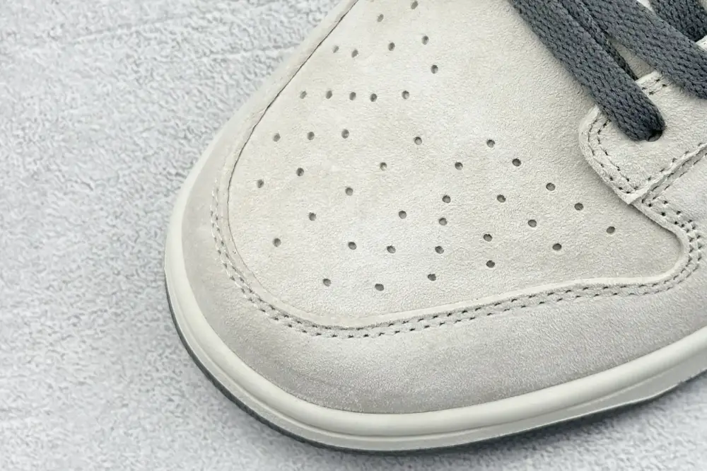 OdorResistant Nike SB Dunk Low Fendi Collab White Grey – Nikes 1642 