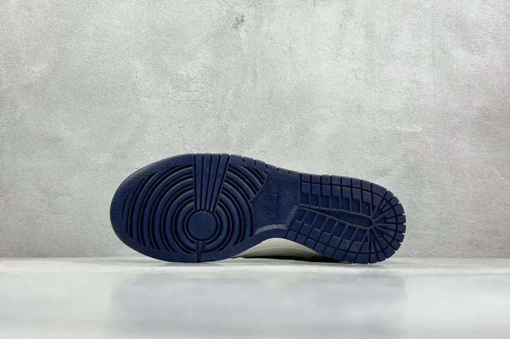 ComfortFit Nike SB Dunk Low Givenchy Grey Pig Suede – Nike 1648  EFC646