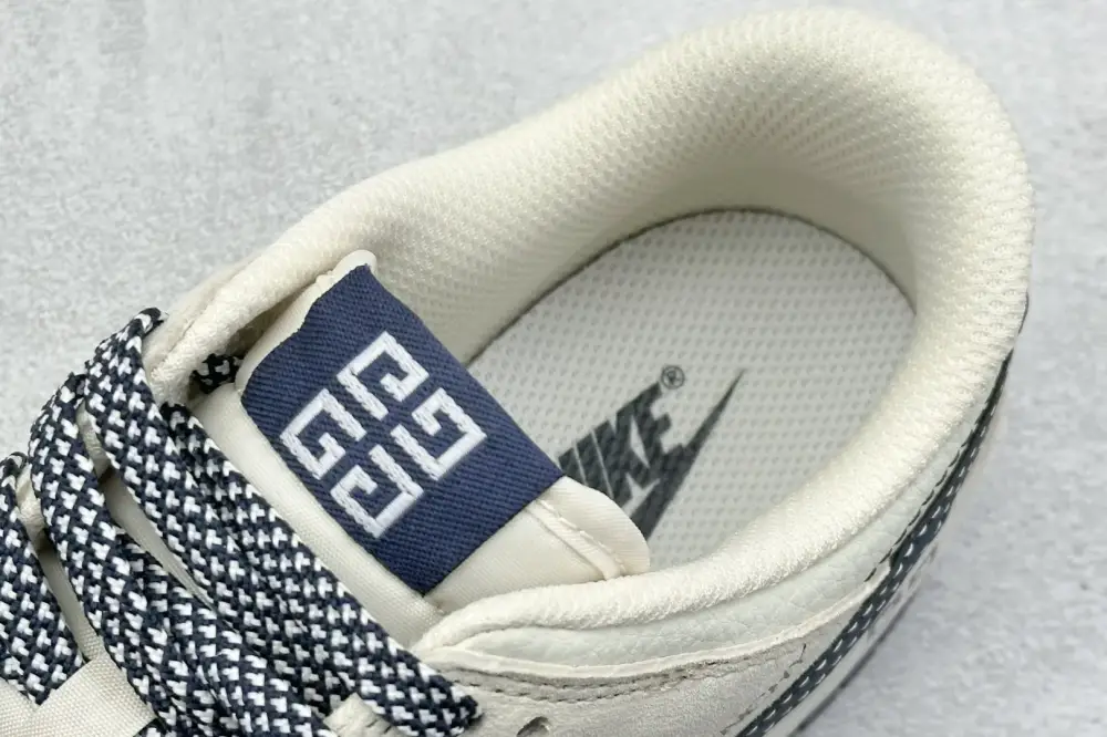 ComfortFit Nike SB Dunk Low Givenchy Grey Pig Suede – Nike 1648 