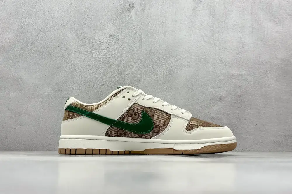 EyeCatching Nike SB Dunk Low Gucci Beige Green Canvas Nikes 1633  EADD175