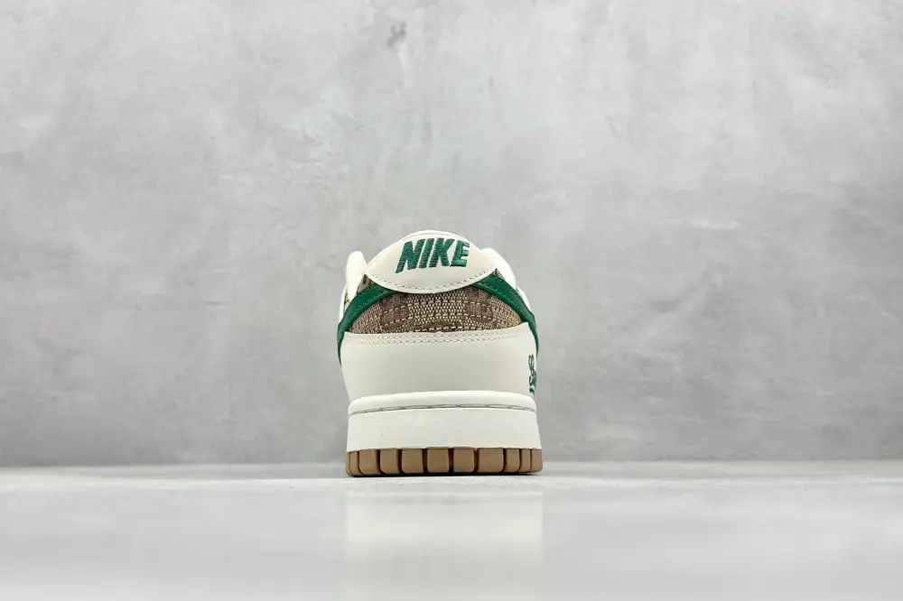 EyeCatching Nike SB Dunk Low Gucci Beige Green Canvas Nikes 1633 