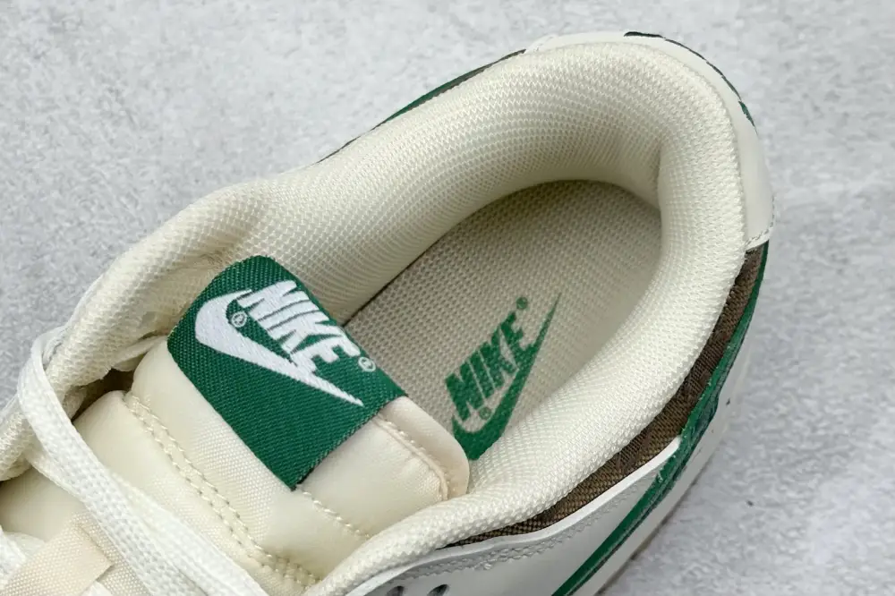 EyeCatching Nike SB Dunk Low Gucci Beige Green Canvas Nikes 1633 