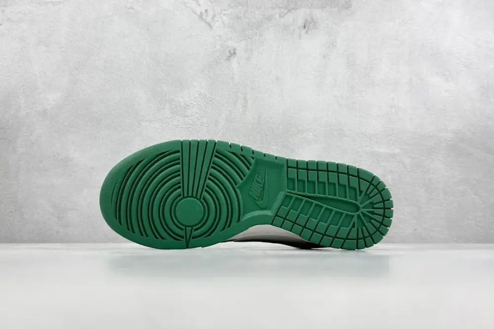 Nike SB Dunk Low Gucci Grey Green Swoosh – Nikes & Collection Sophisticated 1594 