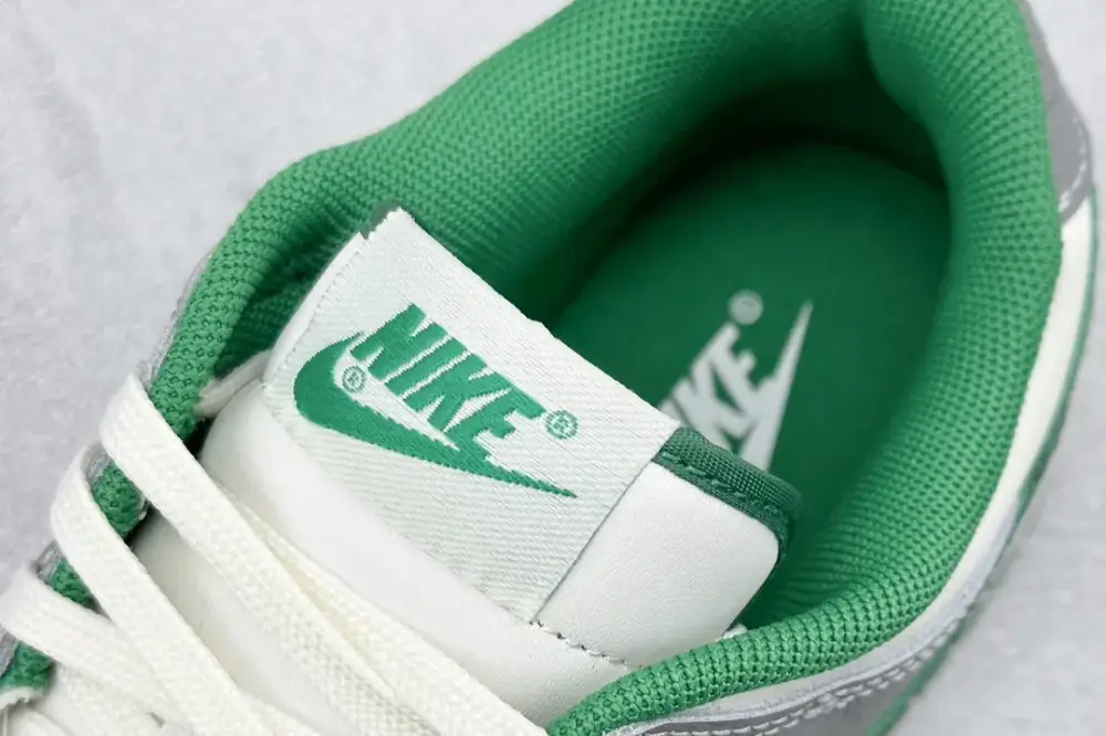 Nike SB Dunk Low Gucci Grey Green Swoosh – Nikes & Collection Sophisticated 1594 