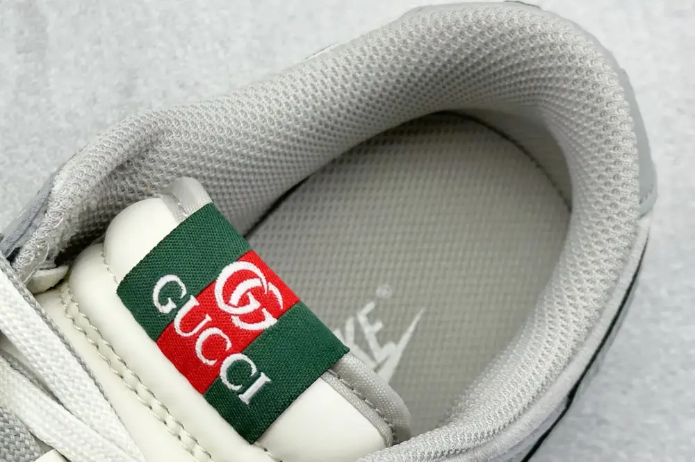 UrbanChic Nike SB Dunk Low Gucci Grey Swoosh – Nikes 1643 