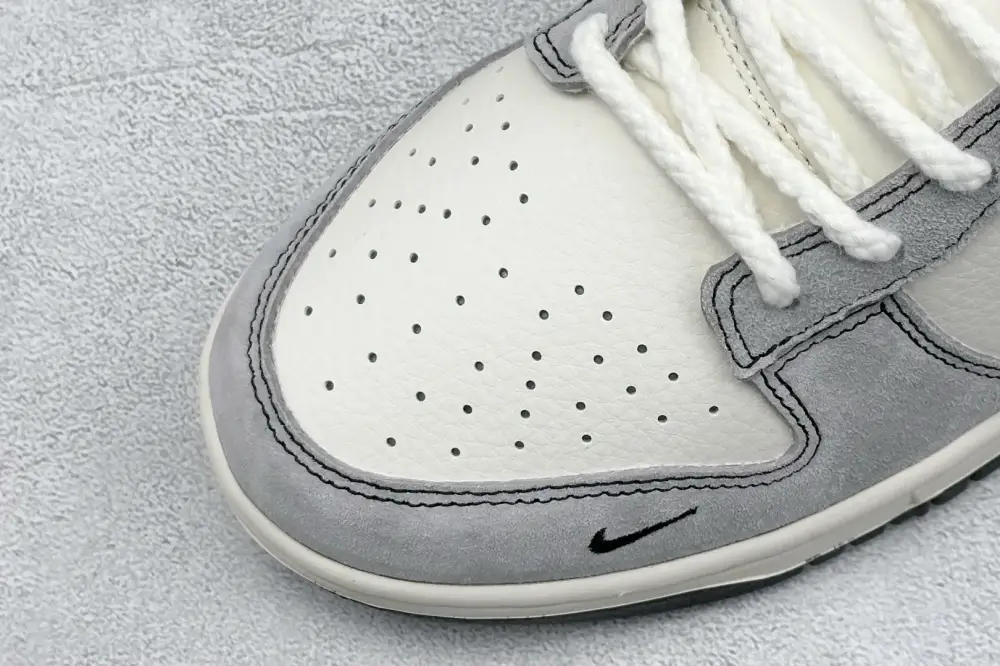 Nike SB Dunk Low KAWS Grey White Black Nike ZipUp 1630 