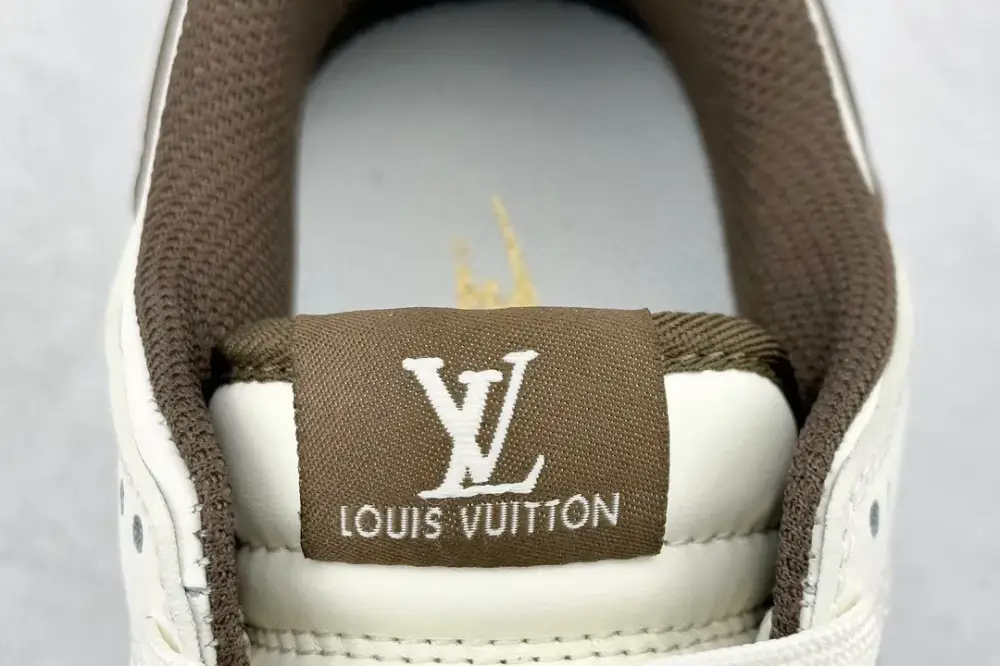 Classic Nike SB Dunk Low LV Cream Brown – Nikes 1610 
