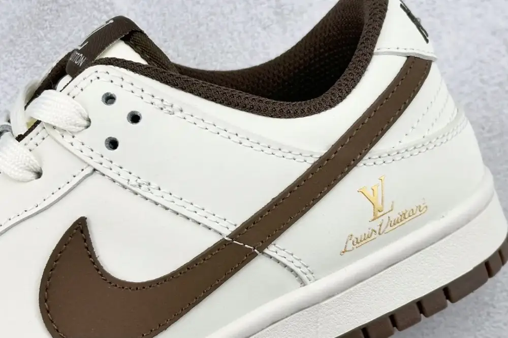 Classic Nike SB Dunk Low LV Cream Brown – Nikes 1610 