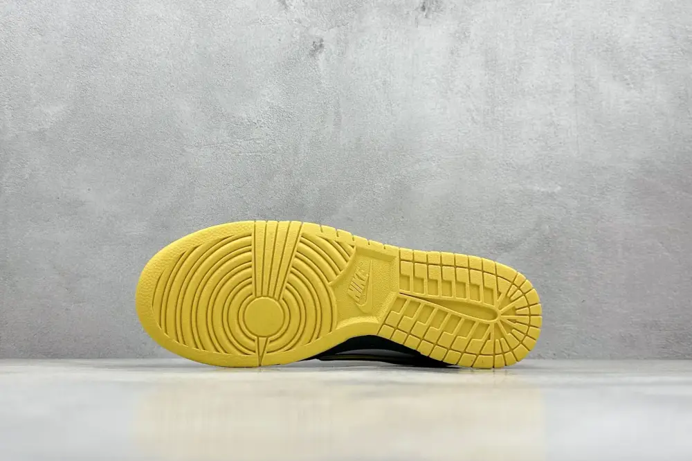 MultiPurpose Nike SB Dunk Low Lightning Black Yellow – 1634 