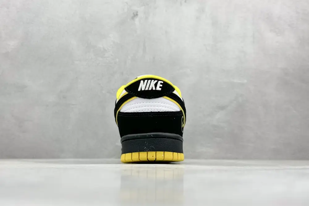 MultiPurpose Nike SB Dunk Low Lightning Black Yellow – 1634 