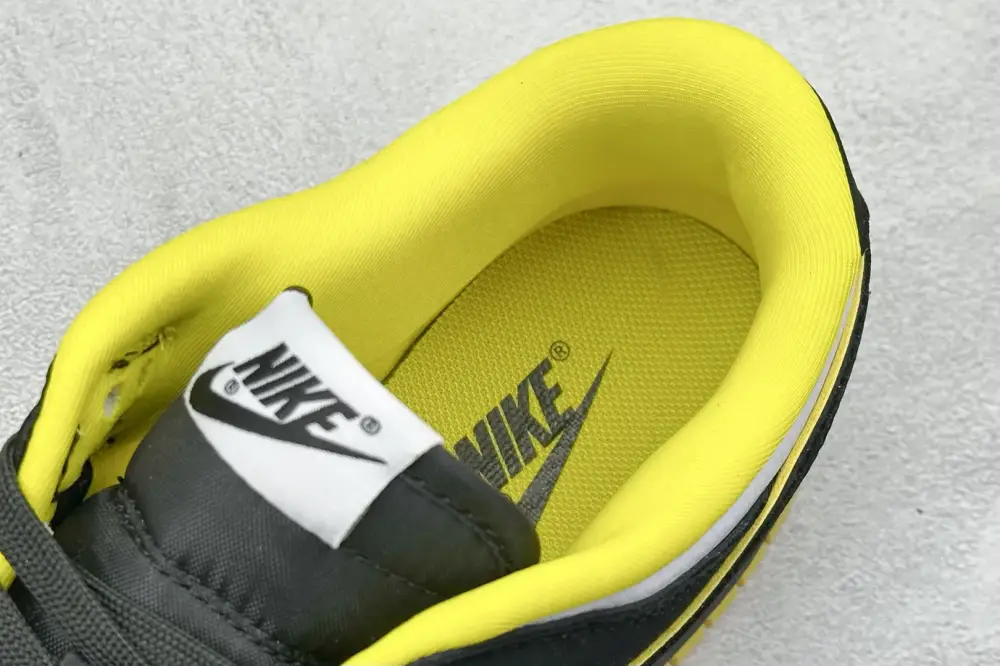MultiPurpose Nike SB Dunk Low Lightning Black Yellow – 1634 