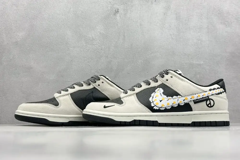 UrbanChic Nike SB Dunk Low Lightning White Black – Nikes 1649 