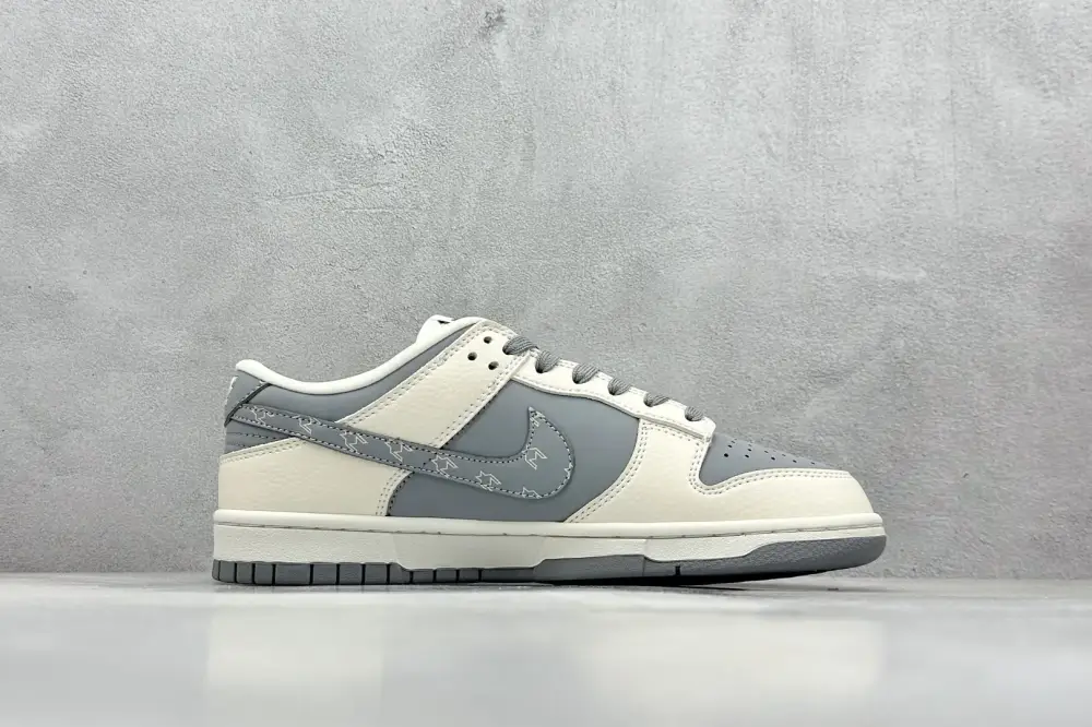Nike SB Dunk Low North Face Beige Grey Nikes Functional 1632 