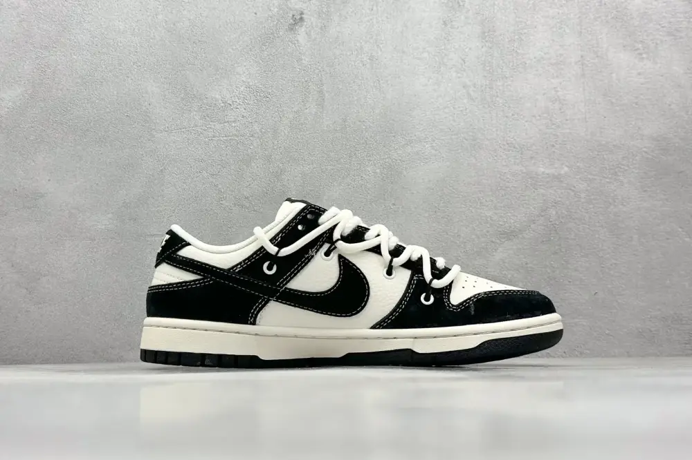 Nike SB Dunk Low North Face Black White Nike Classic 1618 