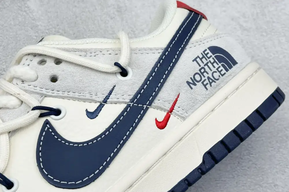 UrbanStyle Nike SB Dunk Low North Face Blue Suede – 1636 