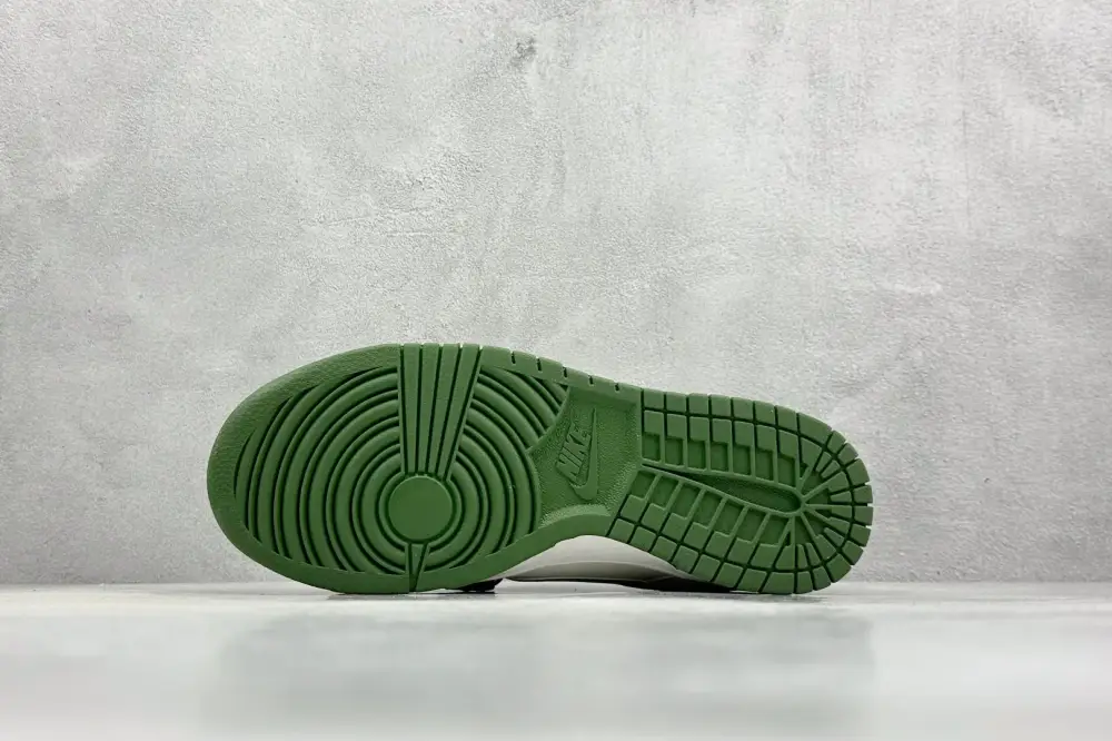 Soft Nike SB Dunk Low Off-White Light Grey Green 1637 