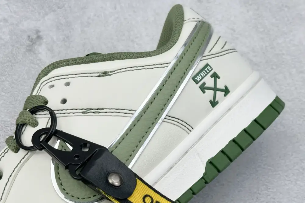 Soft Nike SB Dunk Low Off-White Light Grey Green 1637 