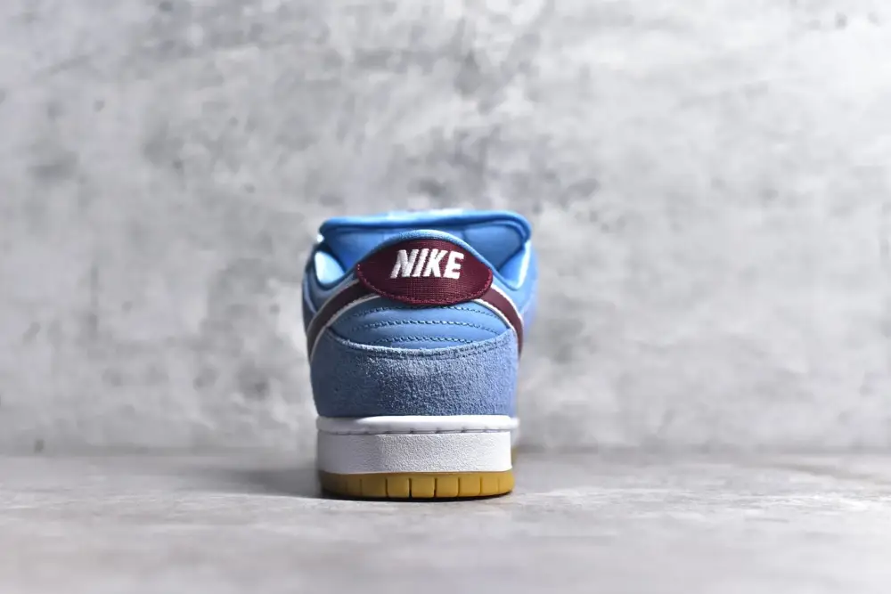 Nike SB Dunk Low Philadelphia Bubblegum – Nikes & Collection Thermal 1599 