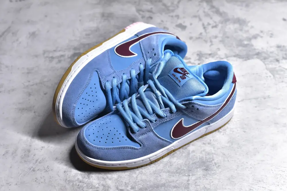 Nike SB Dunk Low Philadelphia Bubblegum – Nikes & Collection Thermal 1599 