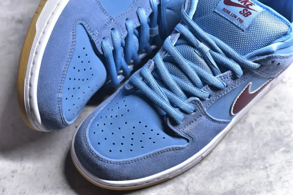 Nike SB Dunk Low Philadelphia Bubblegum – Nikes & Collection Thermal 1599 