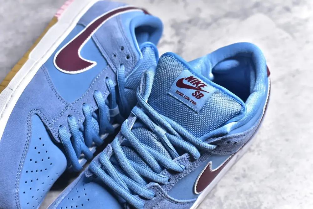 Nike SB Dunk Low Philadelphia Bubblegum – Nikes & Collection Thermal 1599 