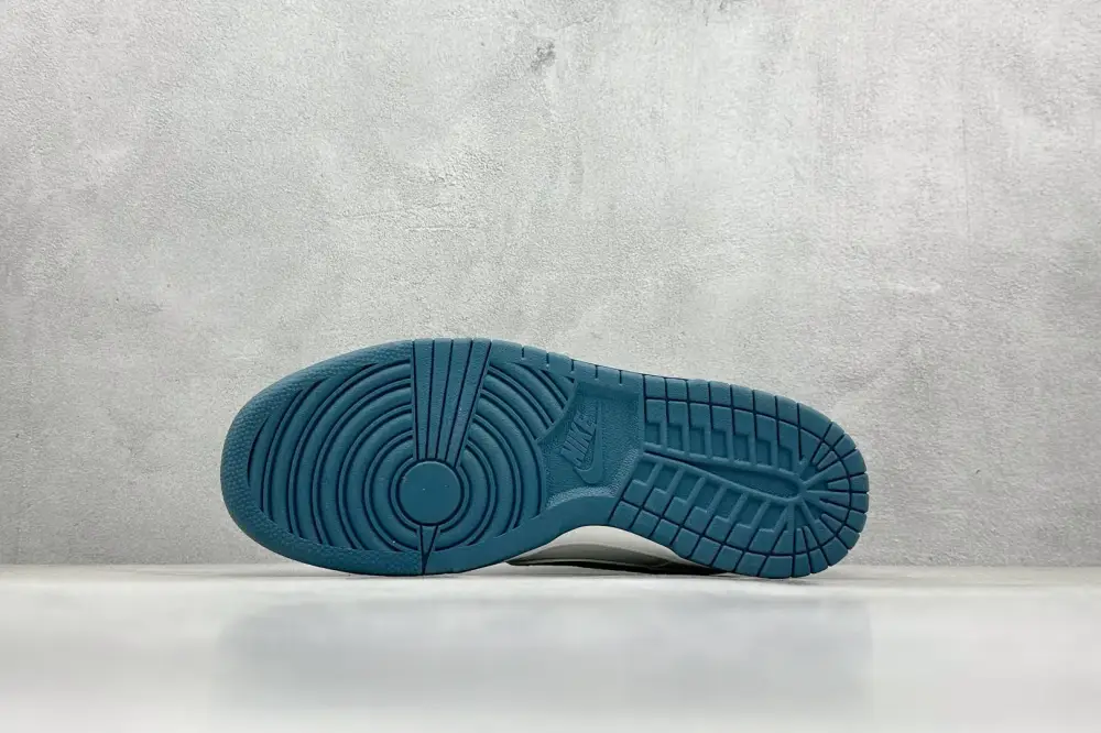 Nike SB Dunk Low Saint Laurent White Blue Nikes Stretchable 1563 
