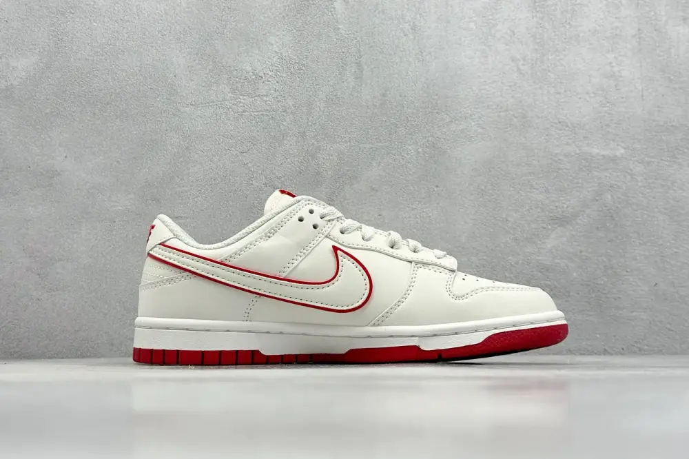 Nike SB Dunk Low Supreme Beige Red – Nikes Timeless 1624 