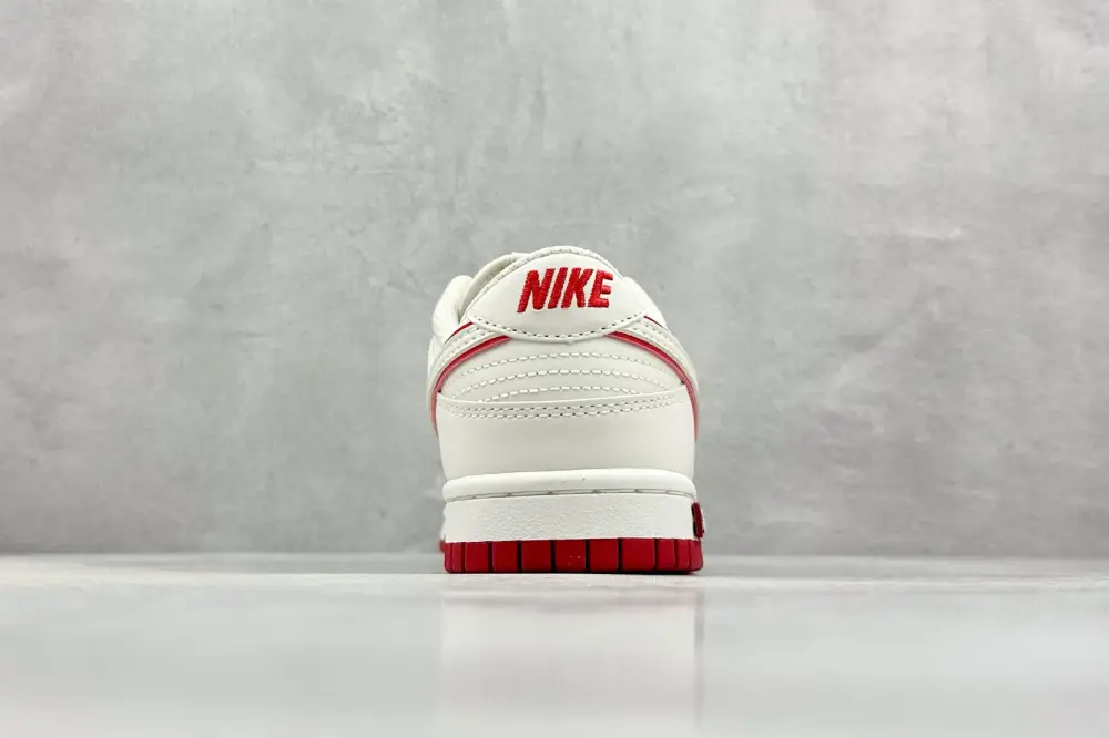 Nike SB Dunk Low Supreme Beige Red – Nikes Timeless 1624 