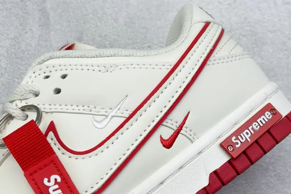 Nike SB Dunk Low Supreme Beige Red – Nikes Timeless 1624 