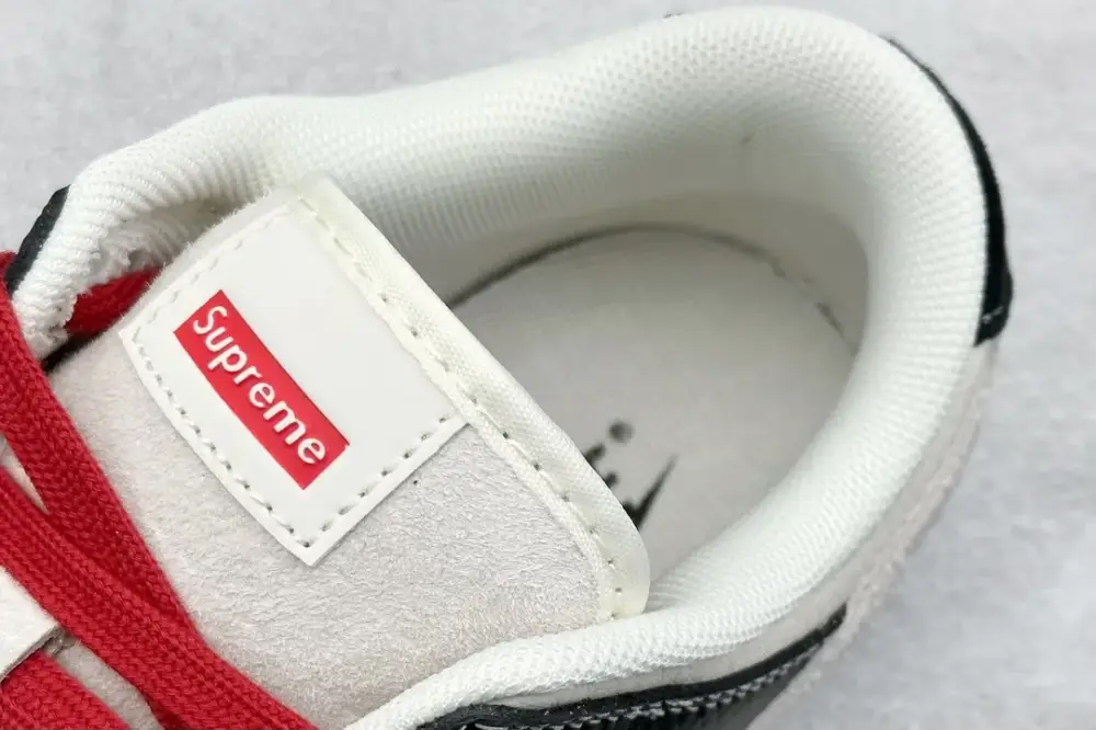 Nike SB Dunk Low Supreme Black White – Nikes & Fake Nike AllSeason 1574 