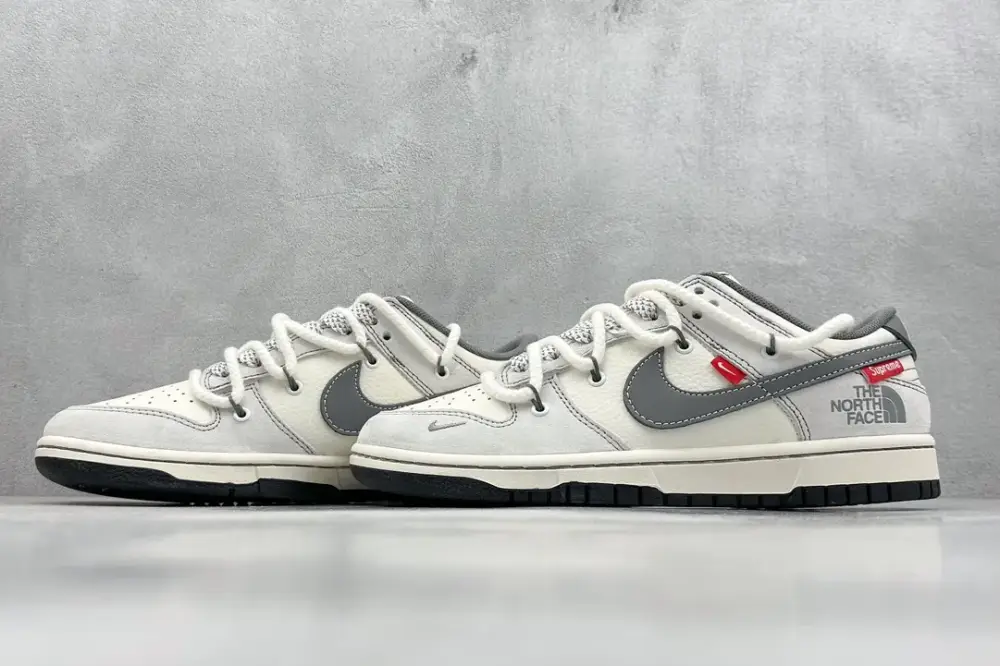DailyWear Nike SB Dunk Low The North Face Grey – Nikes 1654 