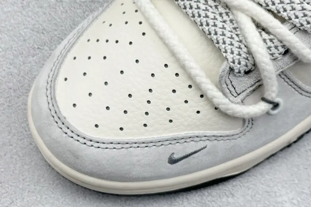 DailyWear Nike SB Dunk Low The North Face Grey – Nikes 1654 