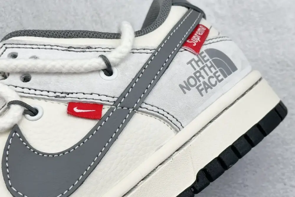 DailyWear Nike SB Dunk Low The North Face Grey – Nikes 1654 