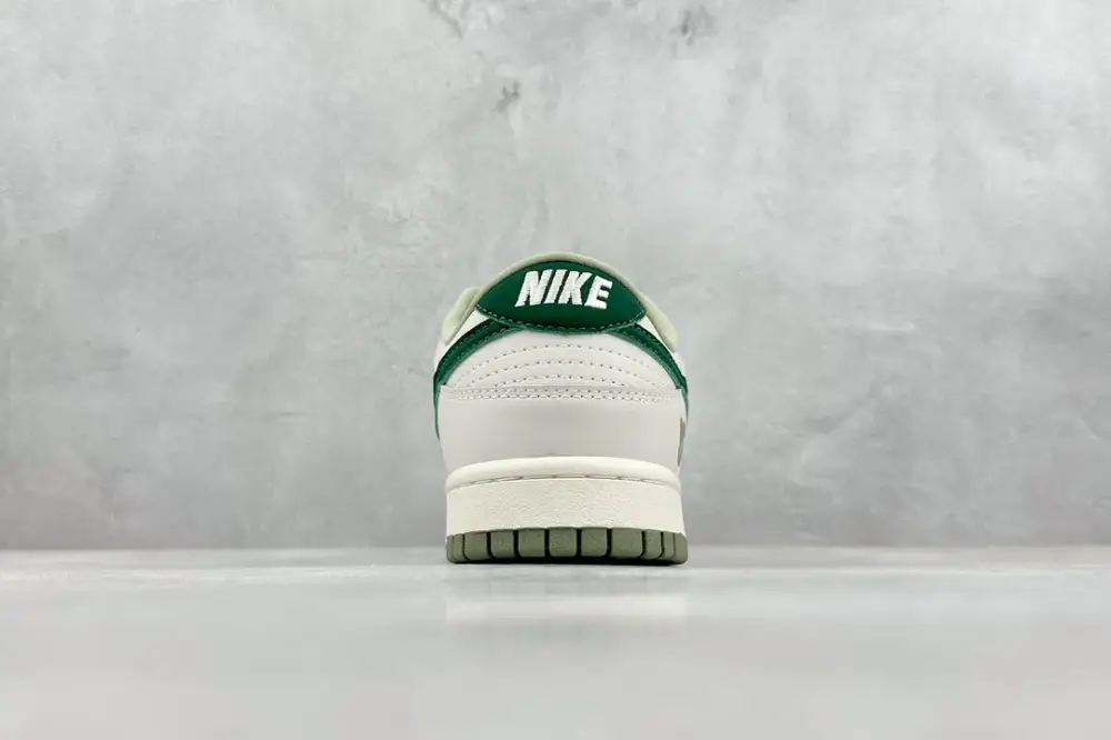 WeatherProof Nike SB Dunk Low Undefeated White Green Low – Nikes 1664 