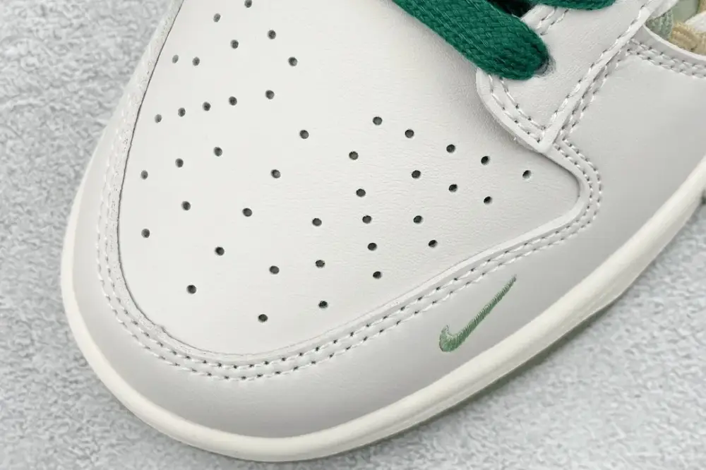 WeatherProof Nike SB Dunk Low Undefeated White Green Low – Nikes 1664 