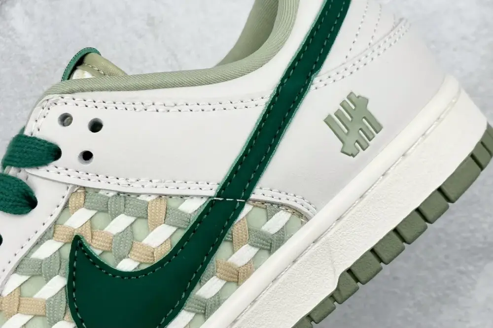WeatherProof Nike SB Dunk Low Undefeated White Green Low – Nikes 1664 