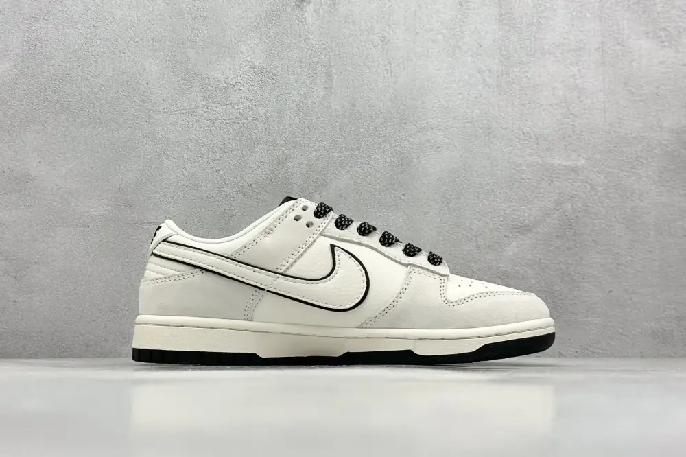 TechFriendly Nike SB Dunk Low White Black Star – Nikes & Collection 1562 