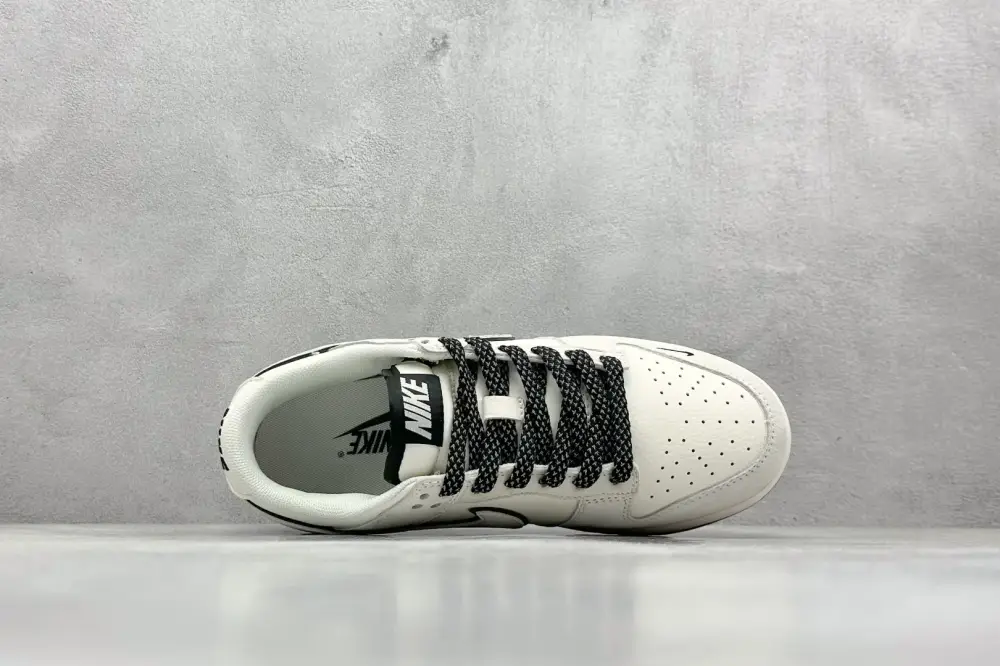 TechFriendly Nike SB Dunk Low White Black Star – Nikes & Collection 1562 