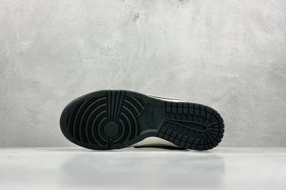 TechFriendly Nike SB Dunk Low White Black Star – Nikes & Collection 1562 