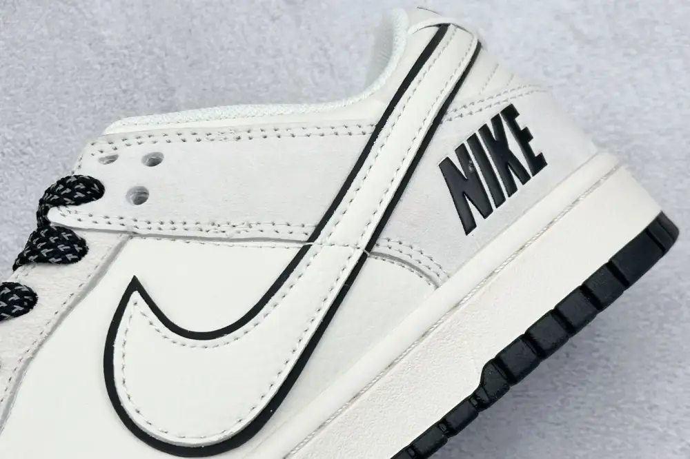TechFriendly Nike SB Dunk Low White Black Star – Nikes & Collection 1562 