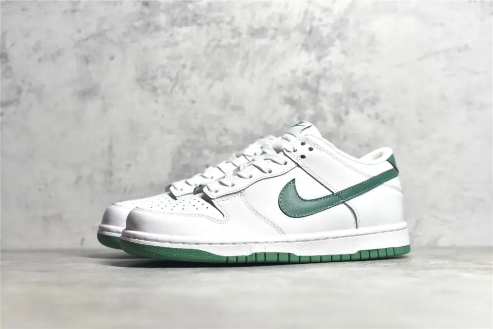 NewStyle Nike SB Dunk Low White Green Low Top Nike Sneakers 1617  ACBEE168