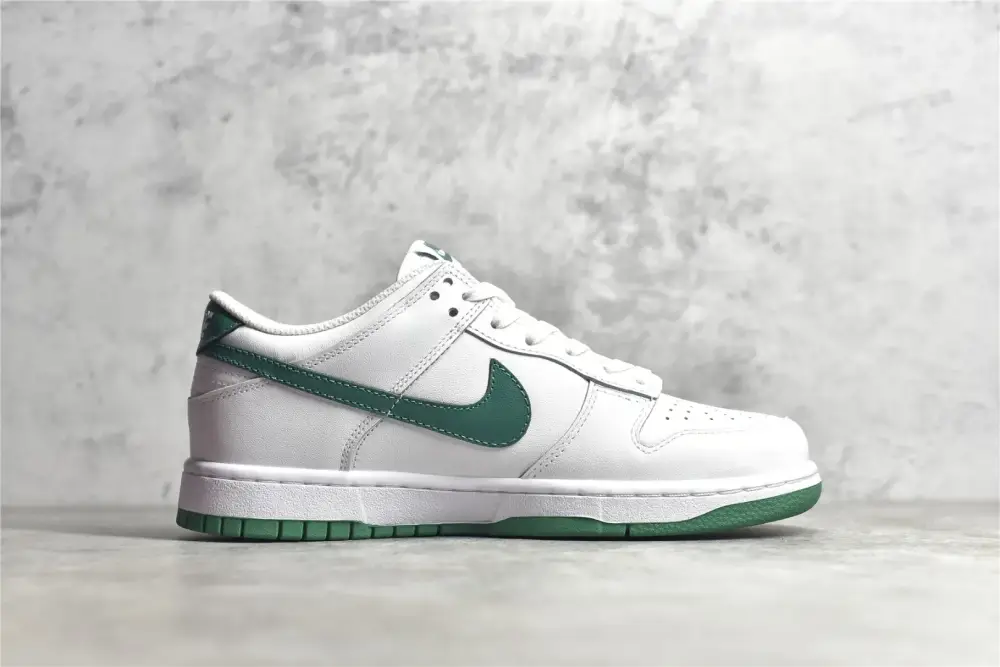 NewStyle Nike SB Dunk Low White Green Low Top Nike Sneakers 1617  ACBEE168