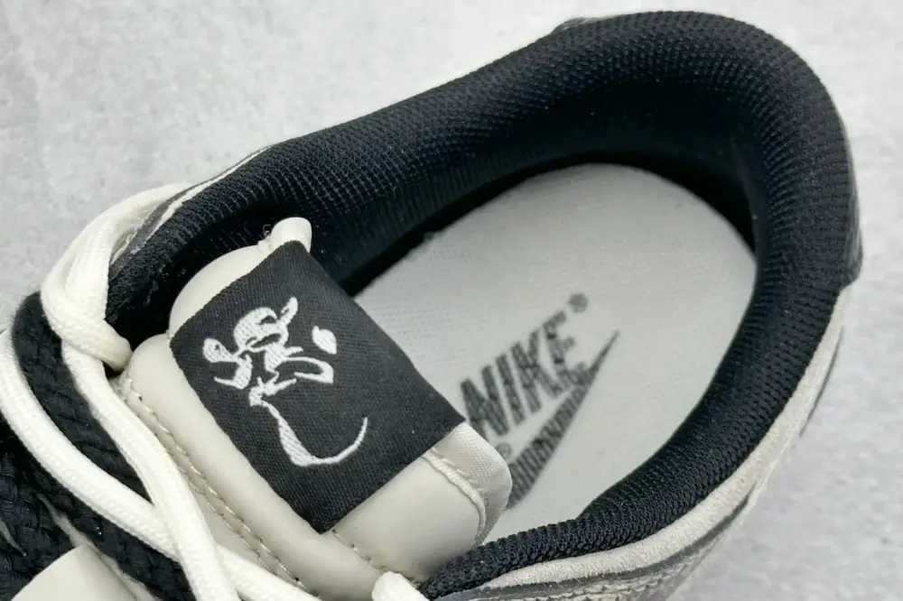 WeatherProof Nike SB Dunk Low Year of the Snake White – Nikes 1655 